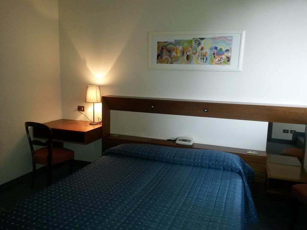 Cravero Rooms Caltignaga Quarto foto